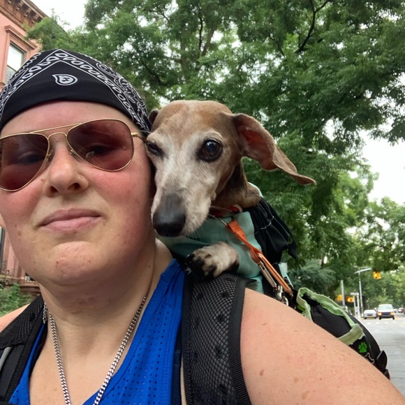 Meet your Posher, Amanda - Picture 1 of 2